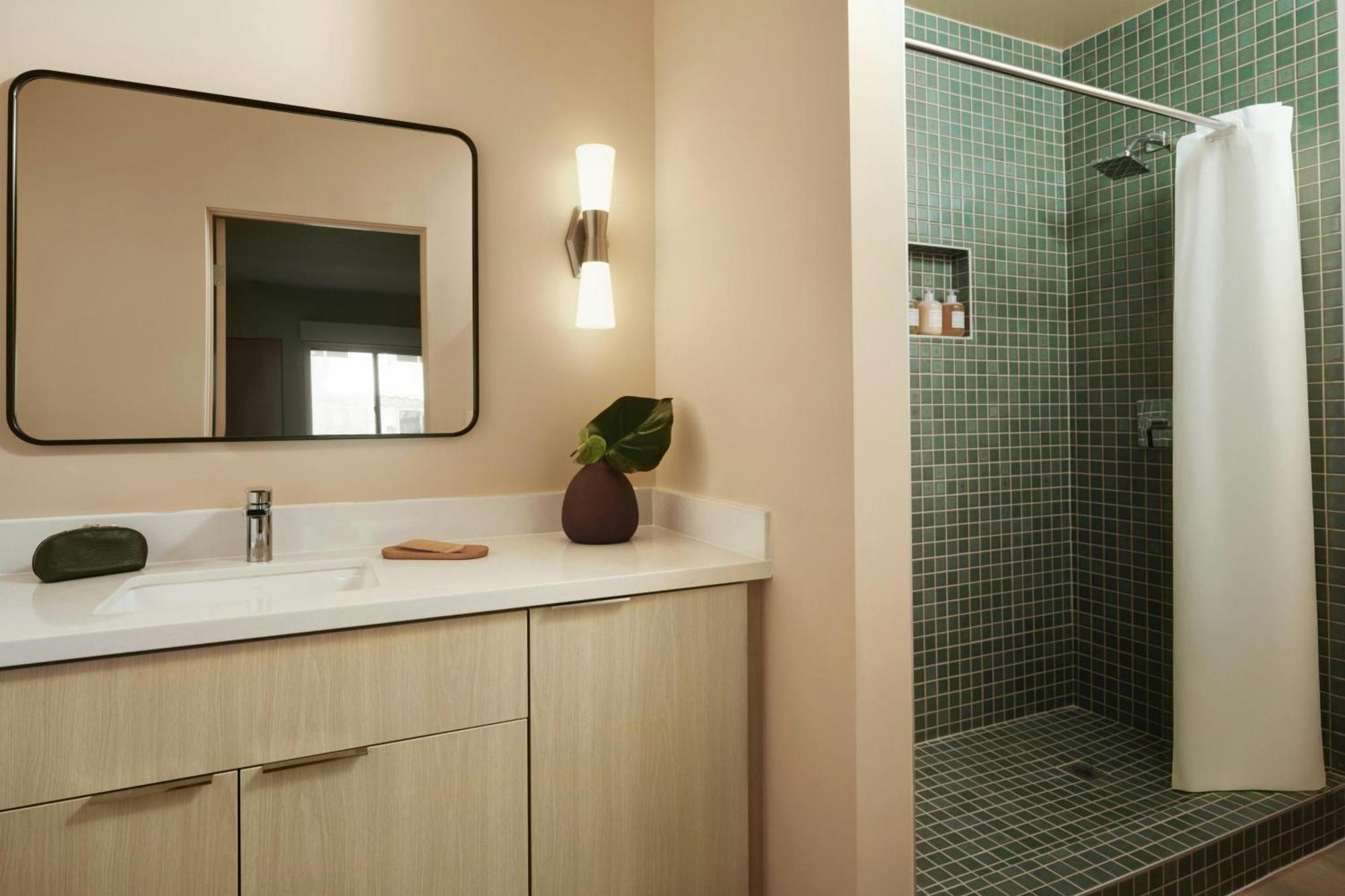 City Center Hotel Long Beach, Sonder By Marriott Bonvoy Bagian luar foto